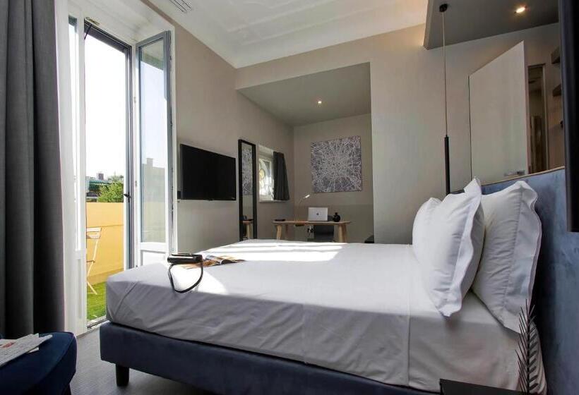 Comfort room with balcony, Vico Fashion District