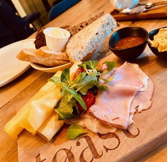 Номер Deluxe, B&b Toast Hoogstraten