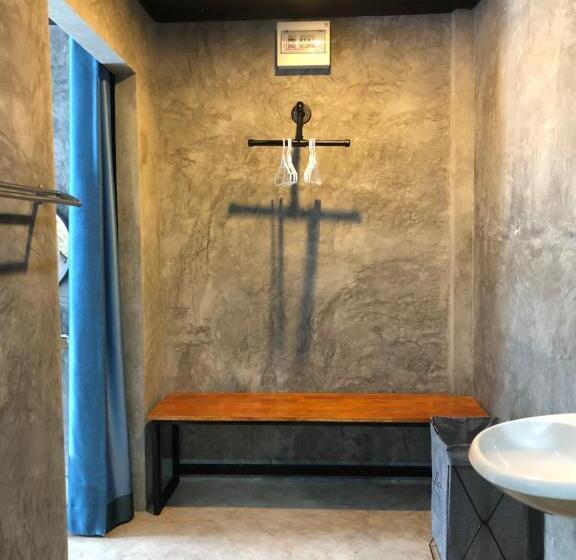 اتاق استاندارد با تخت بزرگ, Ongsa House