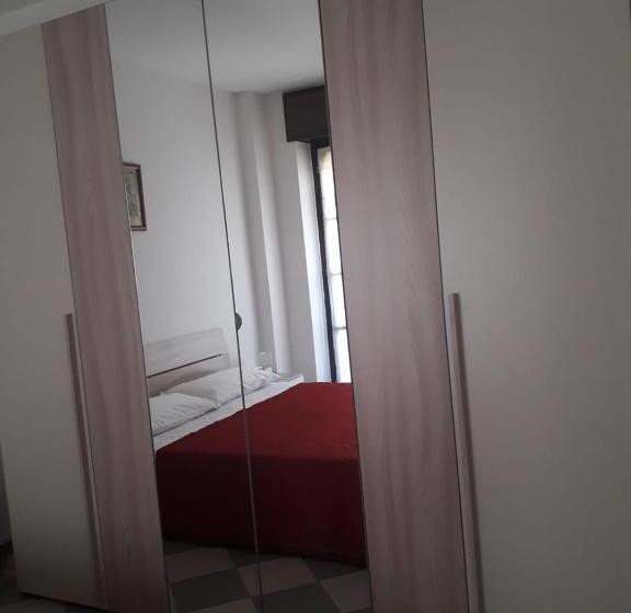 اتاق خانوادگی, B&b Dimora Boemondo