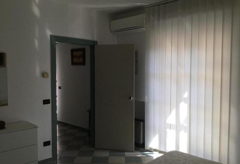 اتاق خانوادگی, B&b Dimora Boemondo