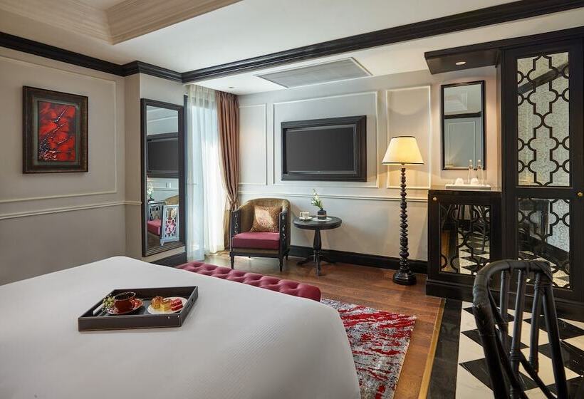 سوییت جونیور با بالکن, La Mejor Hotel & Sky Bar