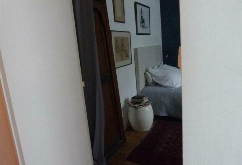 Номер Стандарт, Chambre D Hôtes La Grotte De Voltaire