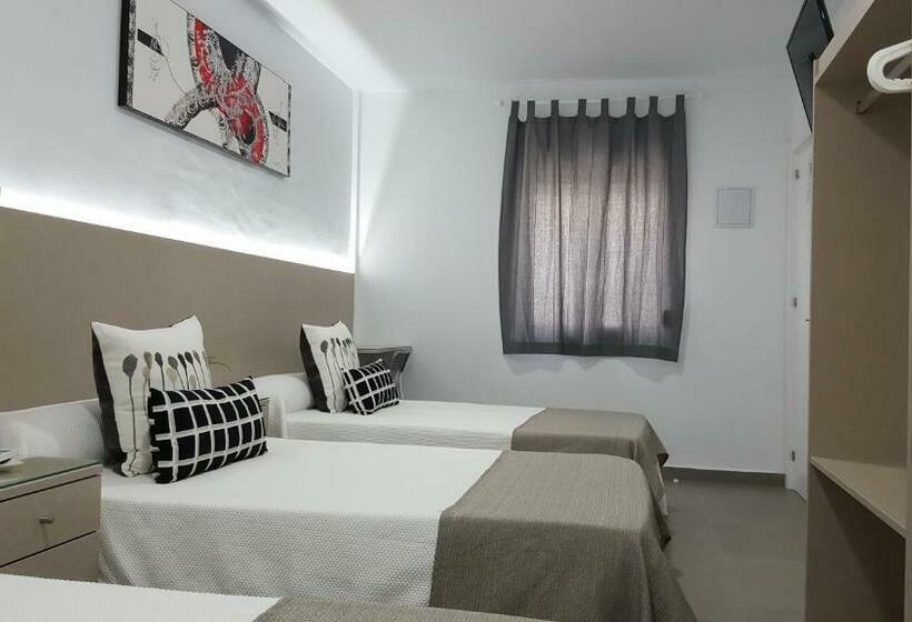 Habitación Cuádruple Estándar, Pensión Mastil 16