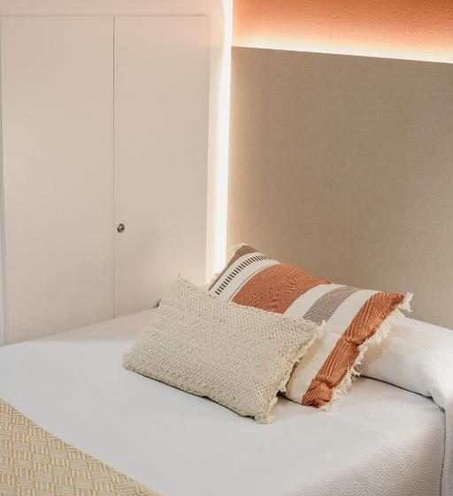 Habitación Cuádruple Estándar, Pensión Mastil 16