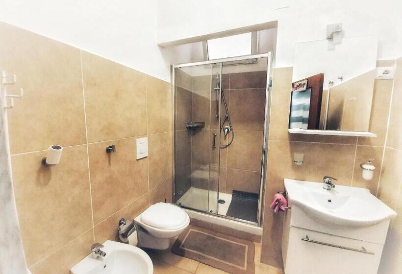 اتاق استاندارد با سرویس بهداشتی مشترک, ççç Matera Short Term Rooms ççç