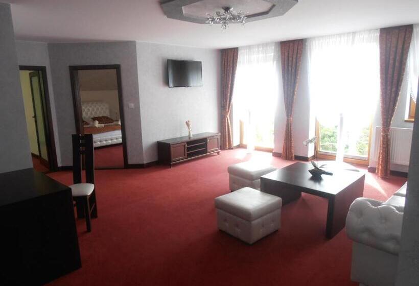 2 Bedroom Suite with Balcony, Penzión Hučava