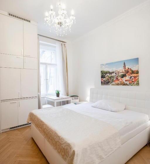 Quarto Deluxe, Prague Palace   Wenceslas Square