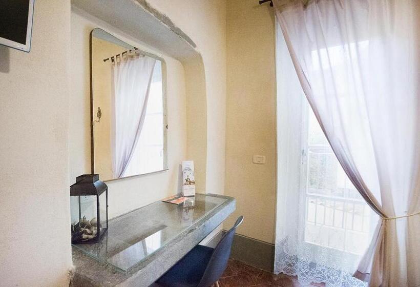 اتاق استاندارد با بالکن, Il Piccolo Cavour Charming House B&b