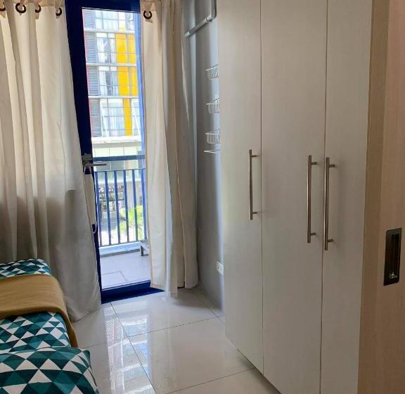 1 Bedroom Apartment with Balcony, Wind And Sea At Sea Residences