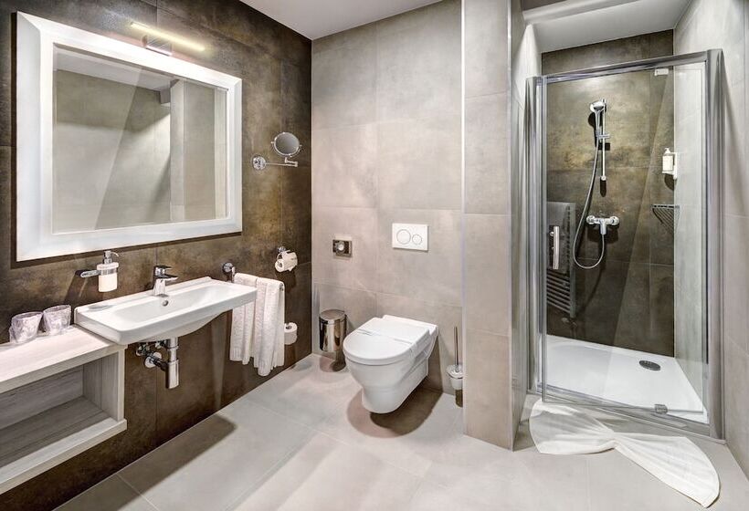 Полулюкс, Boutique Hotel Hviezdoslav