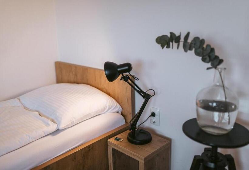 اتاق استاندارد یک نفره, Bistro & Rooms Pri Karlu   Ex Hiša Budja