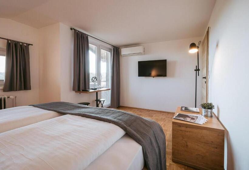سوییت خانوادگی, Bistro & Rooms Pri Karlu   Ex Hiša Budja