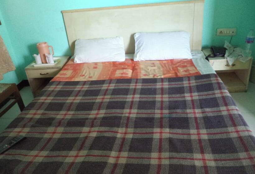 Четырехместный Номер Стандарт, Viren Plaza, Agra