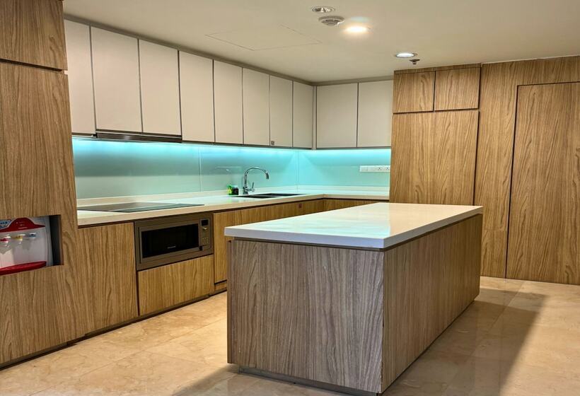 Апартаменты Premium 3 Спальни, Ascott Kuningan Jakarta