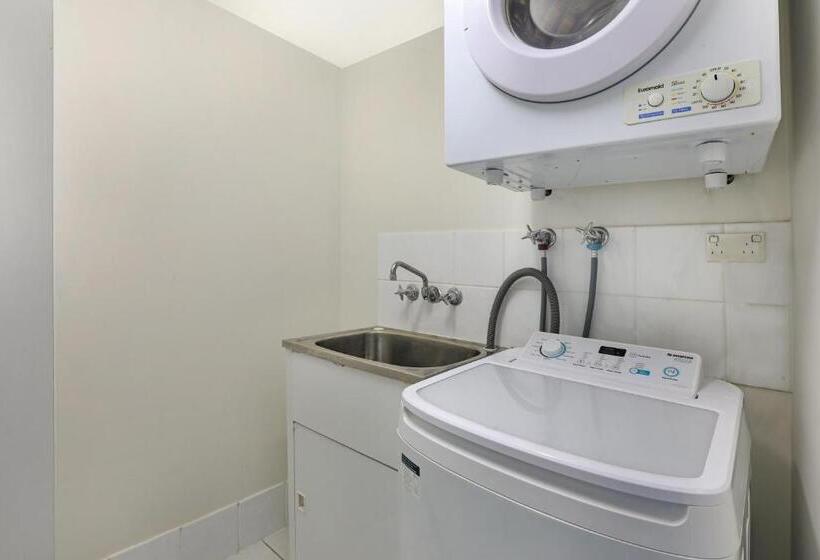 Апартаменты 2 Спальни, Beachside Resort Kawana Waters