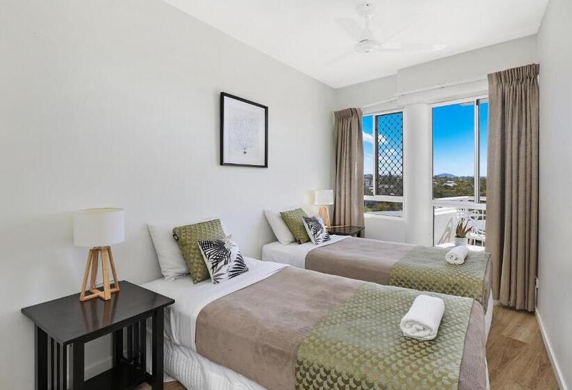 Апартаменты 3 Спальни Вид на Море, Beachside Resort Kawana Waters