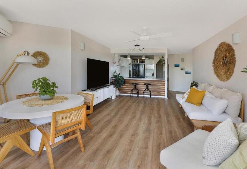 Апартаменты Deluxe 1 Спальня, Beachside Resort Kawana Waters