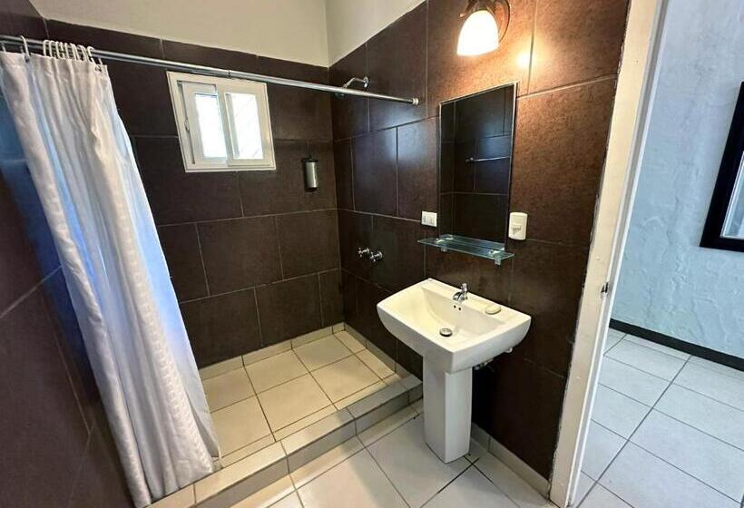 סטודיו דלוקס, Surf Ranch Hotel & Resort