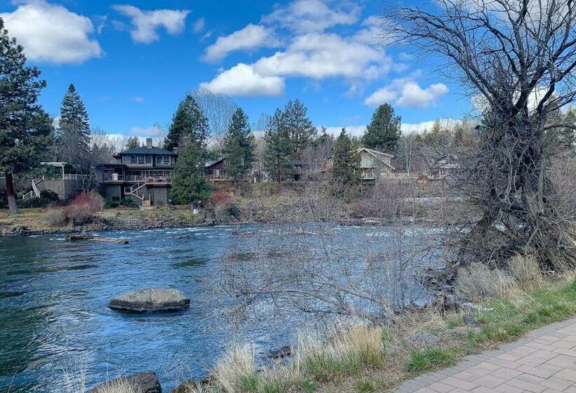 Студия Стандарт, Deschutes Riverside Escape