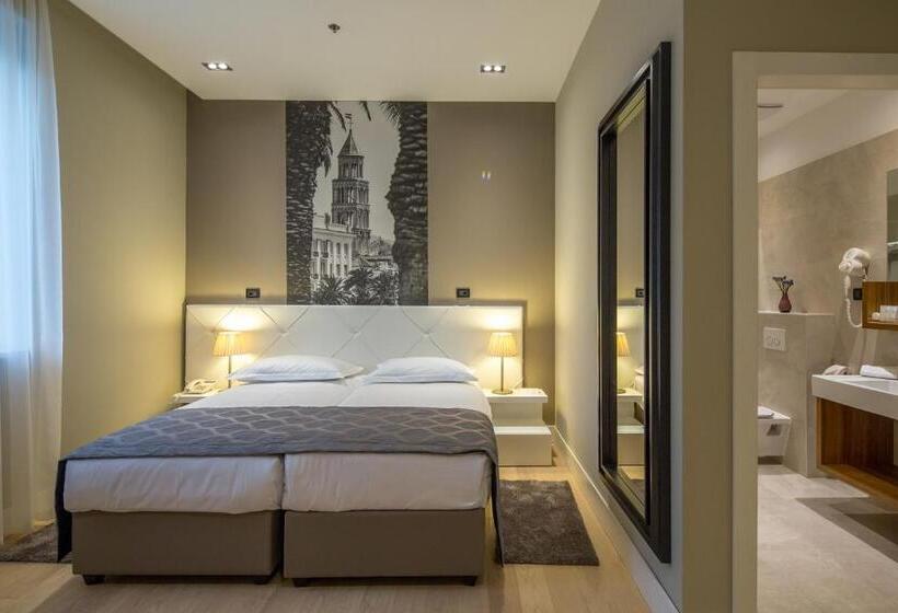 标准间, Cornaro