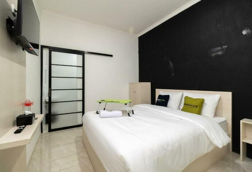 غرفة سوبيريور, Urbanview Hotel Bizhome Artha Gading Boulevard By Reddoorz