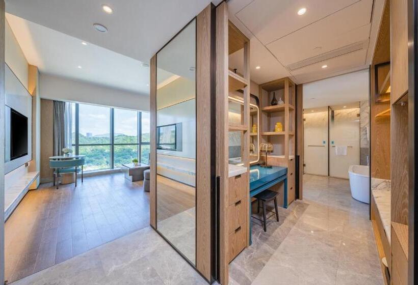 Стандартный Номер Кровать Кинг, Holiday Inn Zhuhai City Center, An Ihg