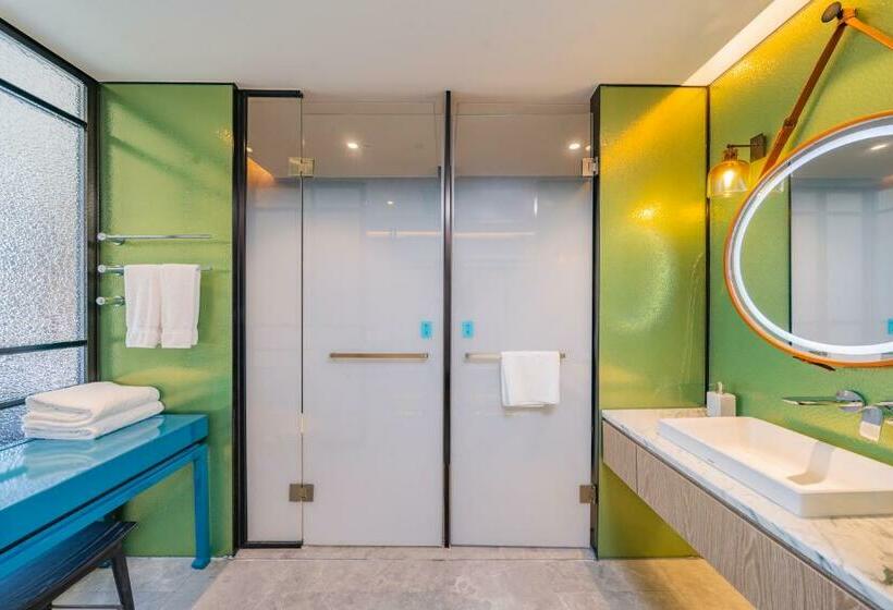 Номер Премиум, Holiday Inn Zhuhai City Center, An Ihg