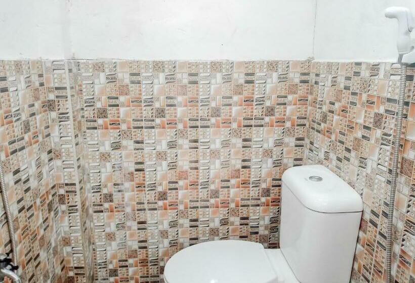 Номер Economy, Urbanview Hotel Rio Life House Cianjur By Reddoorz