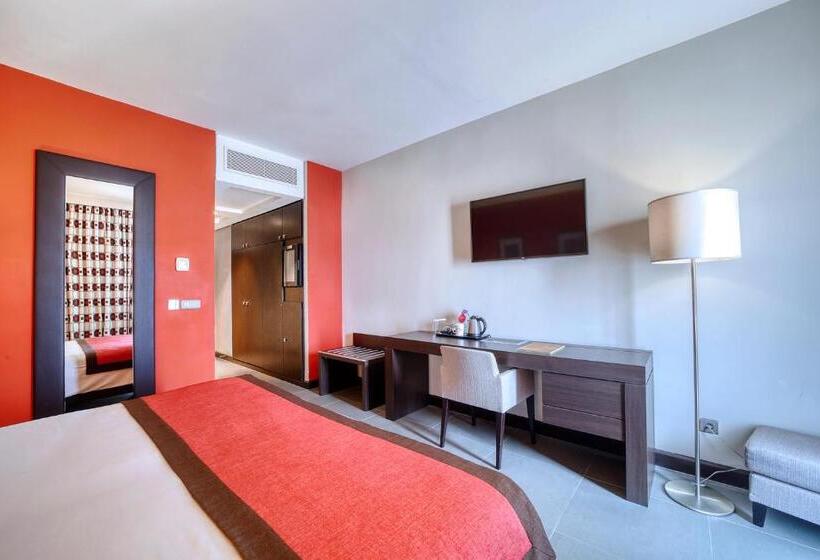 Номер Deluxe, Akwa Palace Douala
