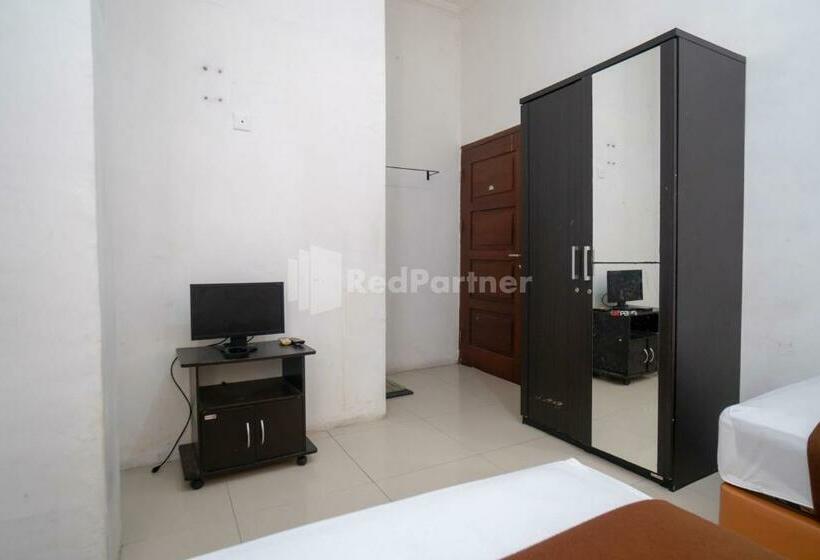 Номер Deluxe, Reddoorz At Wisma Nabila Syariah Near Masjid Raya Baiturrahman Banda Aceh