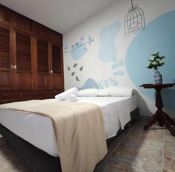 Номер Стандарт с Террасой, Hostal Colors