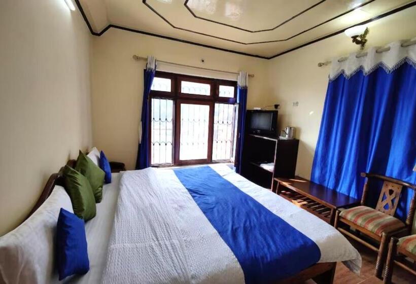חדר סטנדרט נוף לאגם, Chinar Lake View Nainital   100 Meter From Mall Road   Hygiene, Lake View & Spacious Room