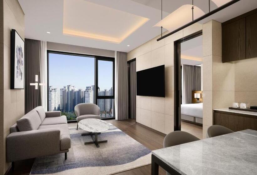 Люкс, Four Points By Sheraton Suwon