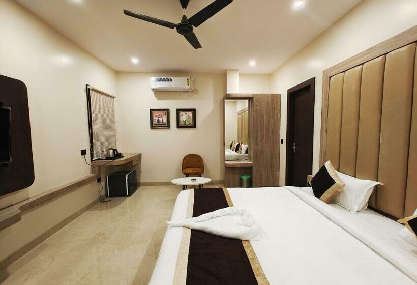 Номер Deluxe, Radha Residency