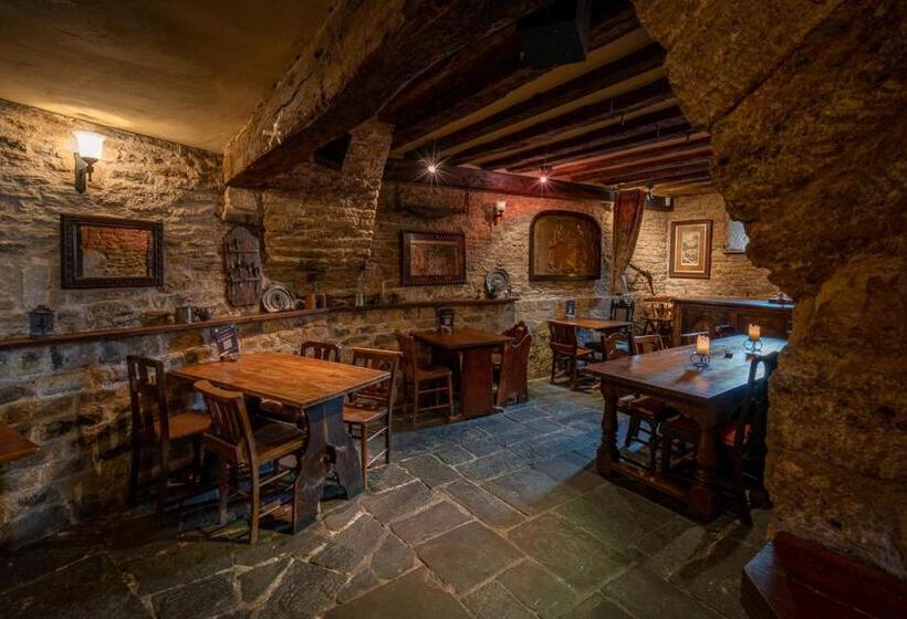 Номер Deluxe, The George Inn & Plaine
