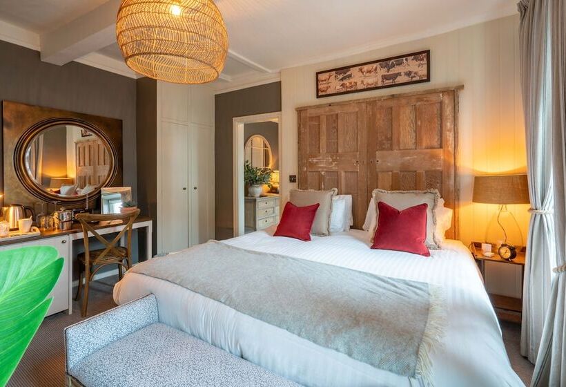 Номер Deluxe, The George Inn & Plaine