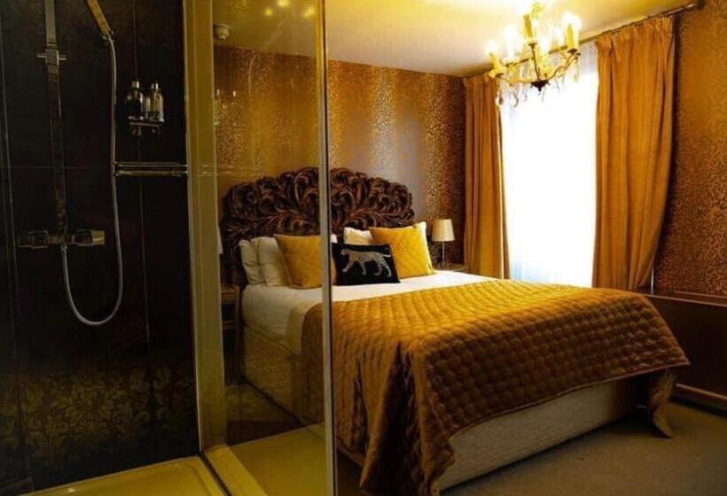 اتاق استاندارد, The Townhouse