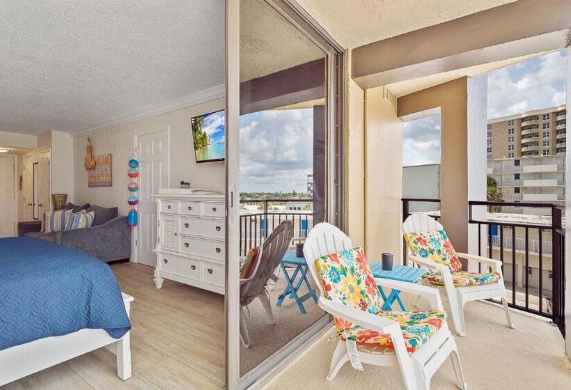 Студия Стандарт, Aloha Hibiscus Room,sunset Views   Hawaiian Inn Beach Resort