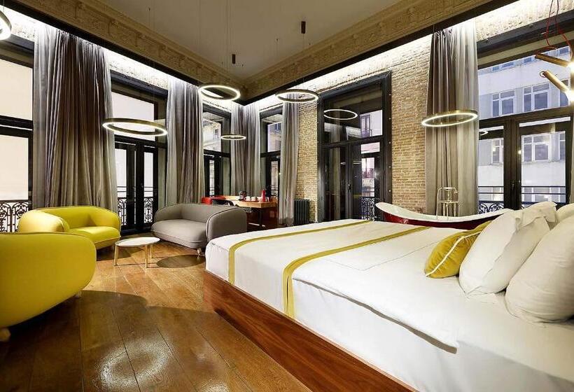 Junior Suite, The Public  Special Category