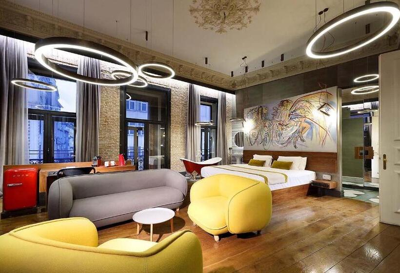 Junior Suite, The Public  Special Category