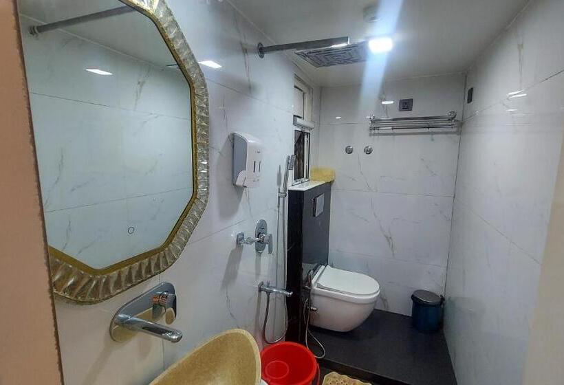 Трехместный Номер Deluxe, Manila