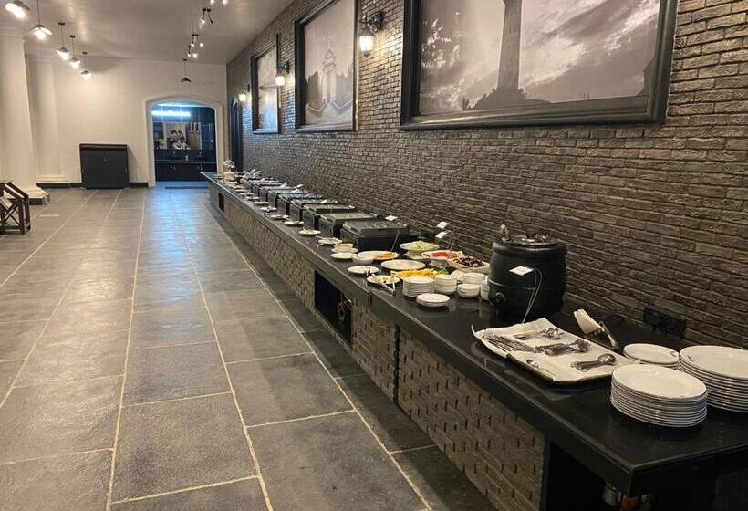 اتاق استاندارد با چشم‌انداز دریاچه, Lagoon Sarovar Premiere Resort   Pondicherry