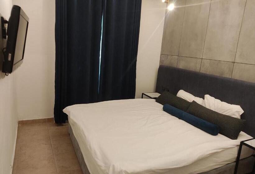 خانه یا کلبه ی ییلاقی با نمای استخر, Jericho Resort Village