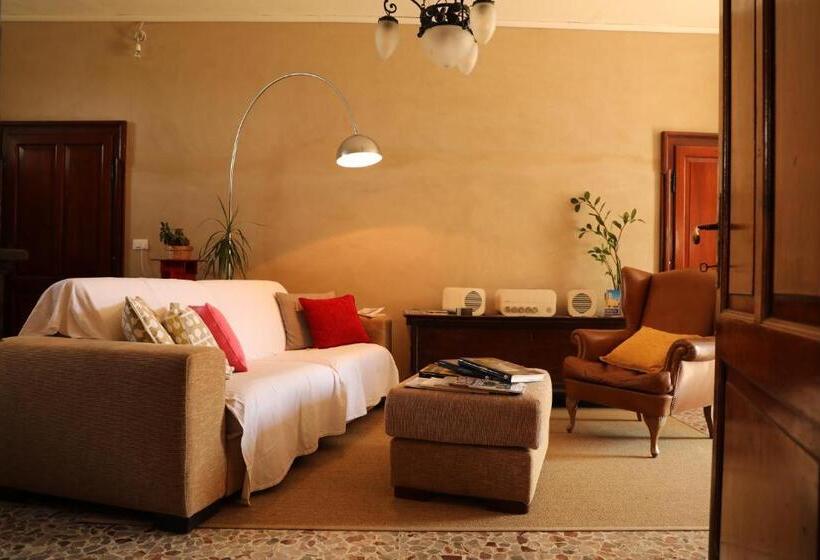 Номер Стандарт Вид на Сад, B&b Antica Cascina