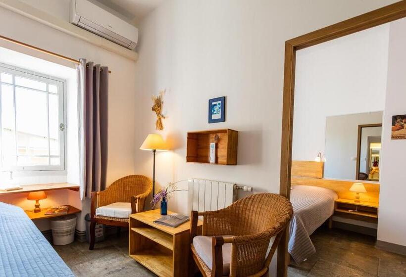Номер Стандарт Трехместный, L Auberge Du Cèdre