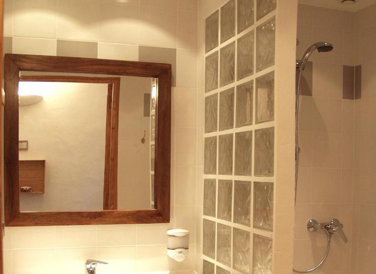 Семейный Номер Вид на Сад, L Auberge Du Cèdre