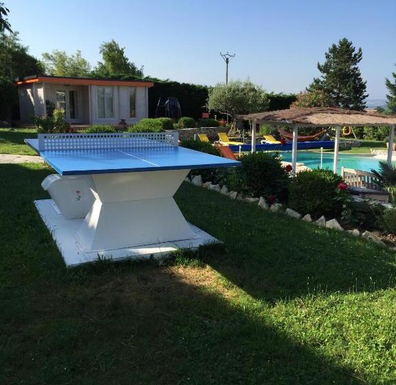 کلبه ییلاقی, Le Domaine De Charline De 1 à 35 Personnes