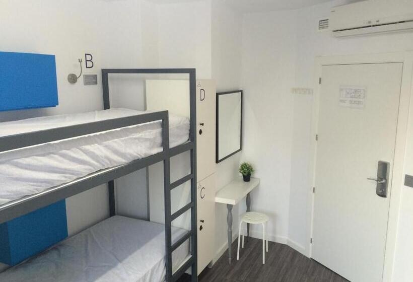 공동 객실, Chameleon Youth Hostel Alicante