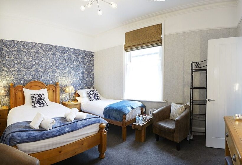 Семейный Номер, Ashburton House  B&b